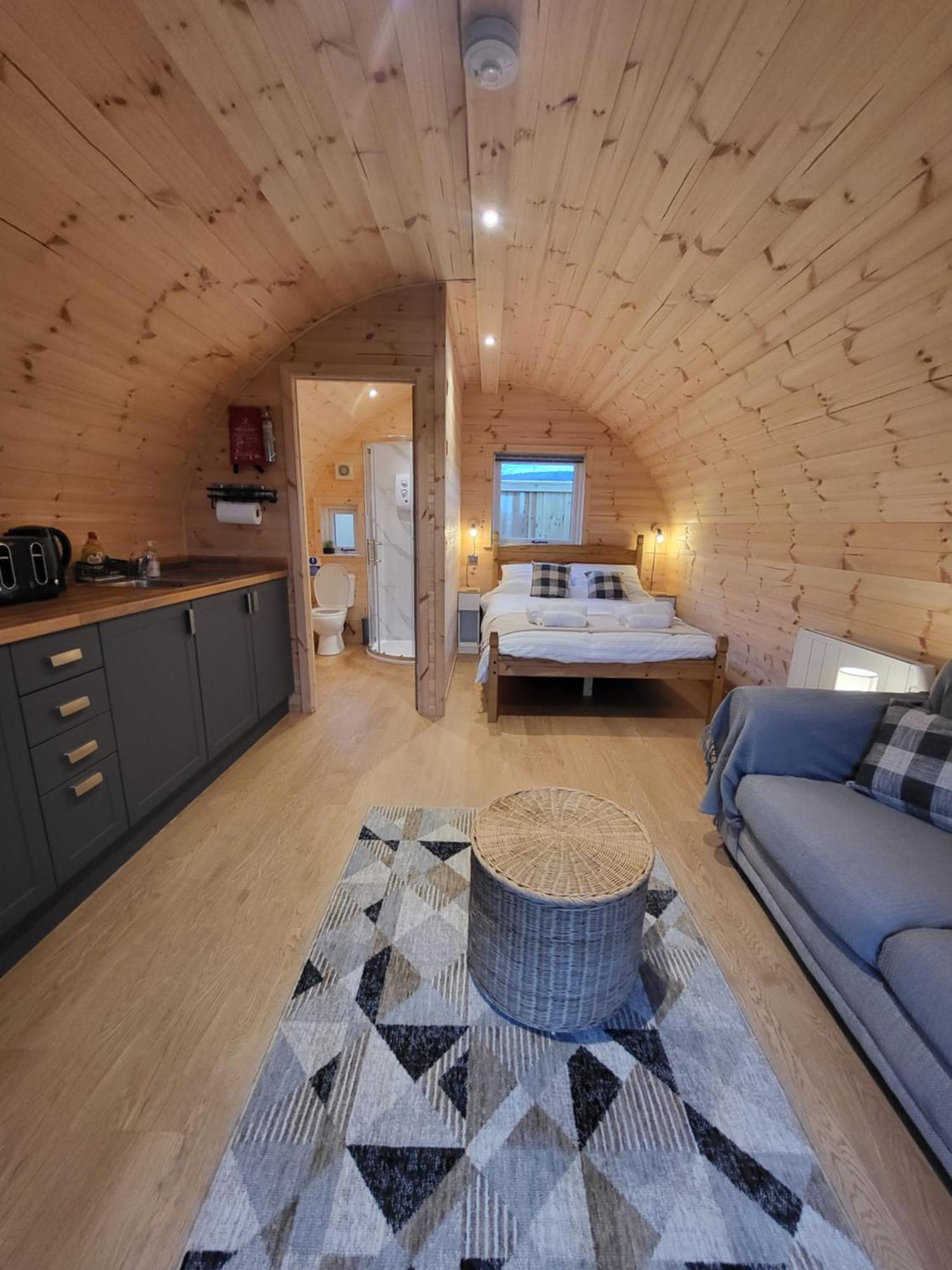 Lois' Pod With Hot Tub, Near Airport Hotel Bristol Eksteriør billede